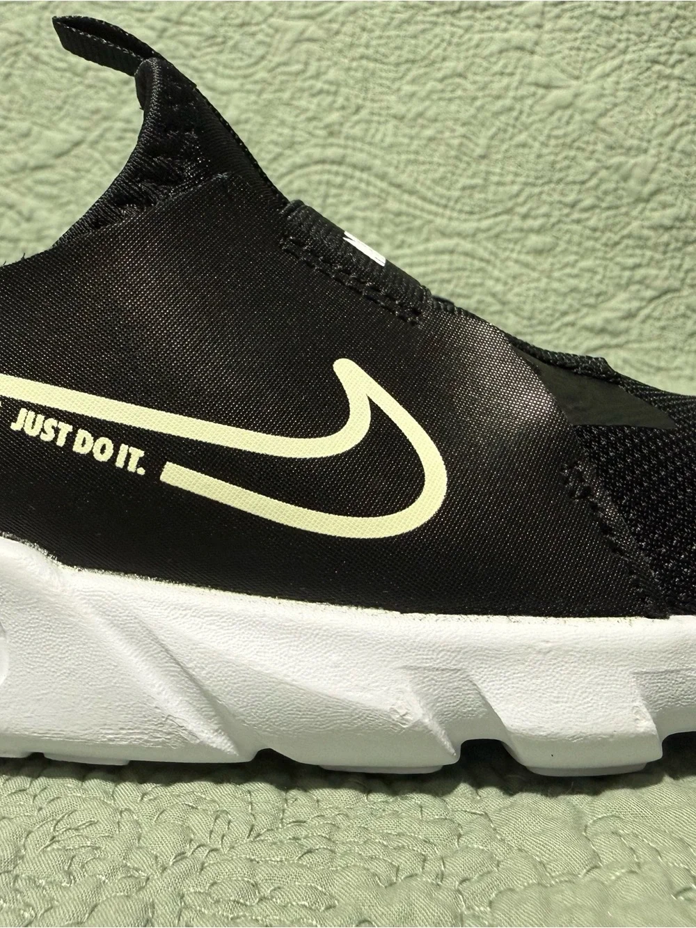 Nike Flex Runner 2 Size 10c Black and White